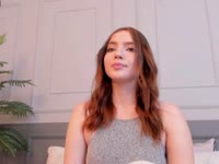 Affectionate, curious and with a touch of mischief. I enjoy good conversations, sincere laughter, and the magic that comes when two people truly connect.