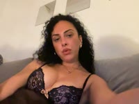 I speak French and a little English