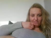 horny  blond girl, i ike to be your slut!