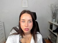 Adele.166 cm of quiet confidence. 50 kg of natural energy. Blue eyes, brown hair — 100% real, no filters, no extras.Pop and rap in my headphones, new cities under my feet, and stories only I get to tell.If you like independent women with soft eyes and a strong spirit… you might want to stay.