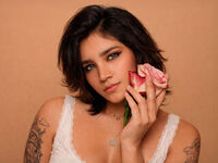 cam girl masturbating with vibrator AlexiaBanner