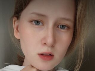 naked girl with webcam AmyCollege