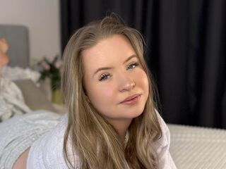 webcamgirl AryaThomas