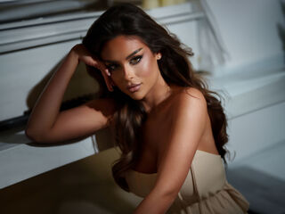 naked cam chatroom AyannaNur