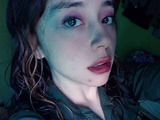cam girl masturbating with vibrator DannaGom