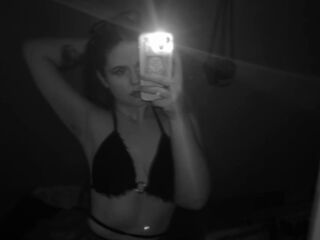 adult webcam chat room DoloresHuesing