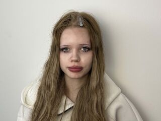 topless girl DorindaHeyden