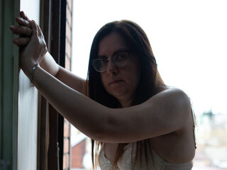 camslut spreading pussy EleJones