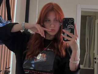 naughty cam girl masturbating EmmaMinis