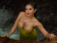 masturbating camgirl GenesisGarcia