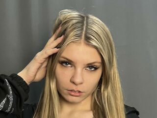 girl fingering pussy GlendaLabeau