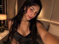 naked camgirl masturbating with vibrator IrinaLewis