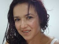 camgirl showing tits IvanniaLawrence