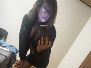hot camslut KarmicQzar