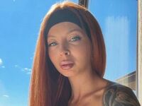 girl shaving pussy LanaReals