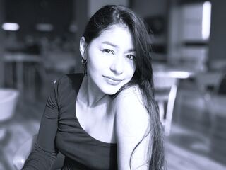 topless cam girl LauraCanek