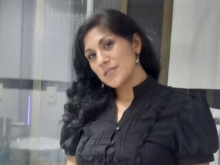 camgirl fingering pussy LiaClarson