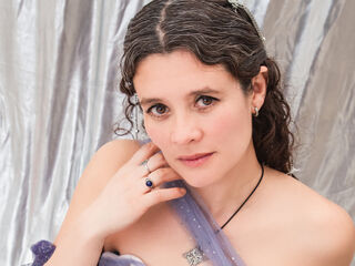 live webcam model LiiaCrowns
