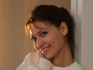 free nude webcam show LivelyLaurie