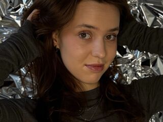 camslut showing pussy MabelleBoulter