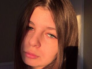 fingering girl webcam  MargarettJohns