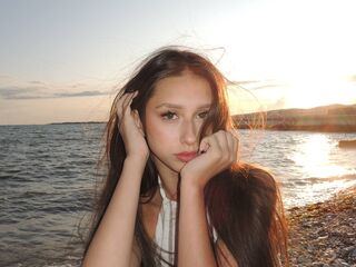 cam girl masturbating with sextoy MickiTreml