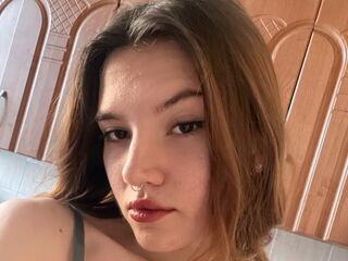 camgirl playing with vibrator MitsukoJurica