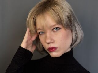 naked camgirl fingering pussy PolleMolle