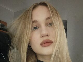 cam girl masturbating with sextoy SadieTandon