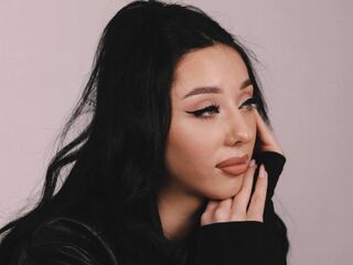 naked camgirl masturbating with vibrator SoledadZale