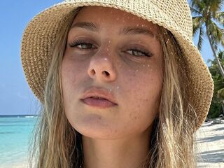 camwhore spreading pussy StefaniBrowyn