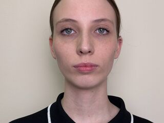 naked cam girl masturbating with sextoy TenishaSherfey