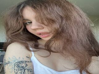 naughty camgirl masturbating with vibrator WilliamSith